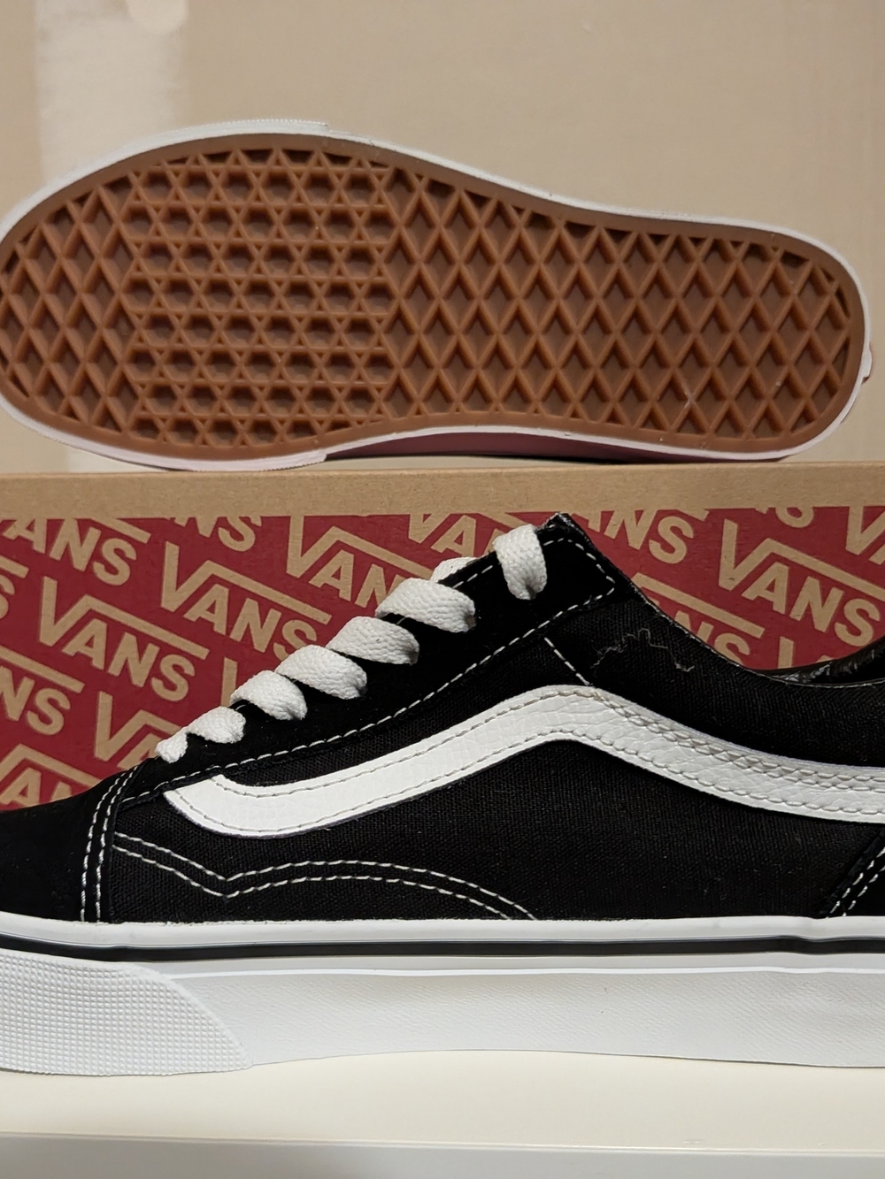 Vans Old Skool Black/White Brand New